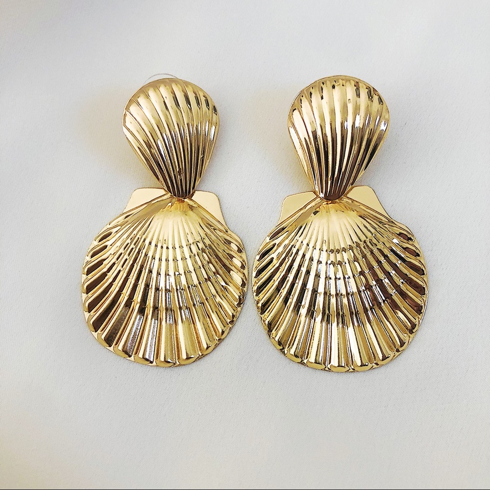 Shell Design Earrings